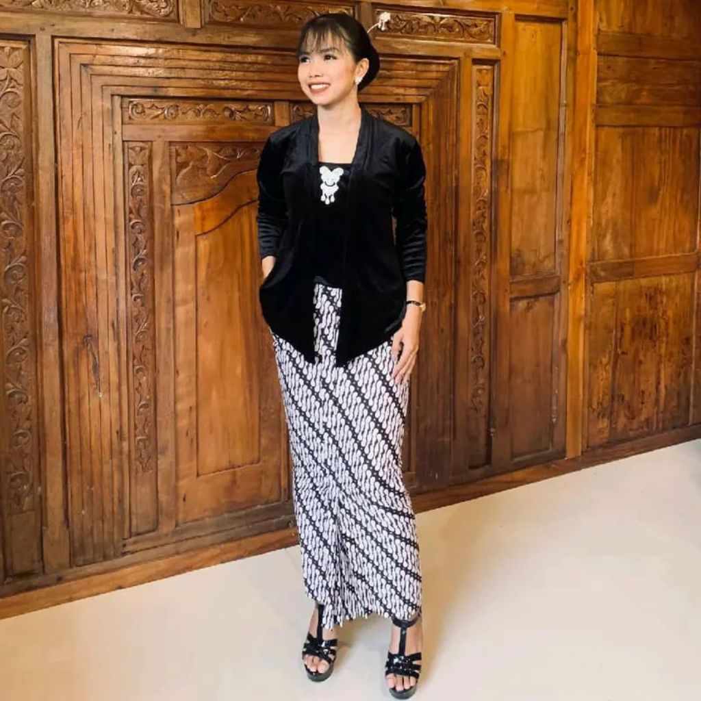 BATIK DHARMARAJA Rok Wiru Manten Premium Motif Parang Putih Bahan Katun Primisima