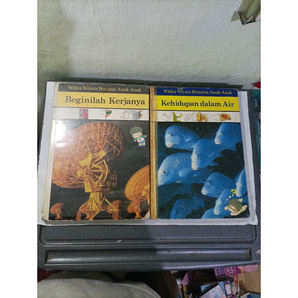 buku hard cover Widya Wiyata pertama anak-anak mengenal masyarakat, beginilah kerjanya, kehidupan da