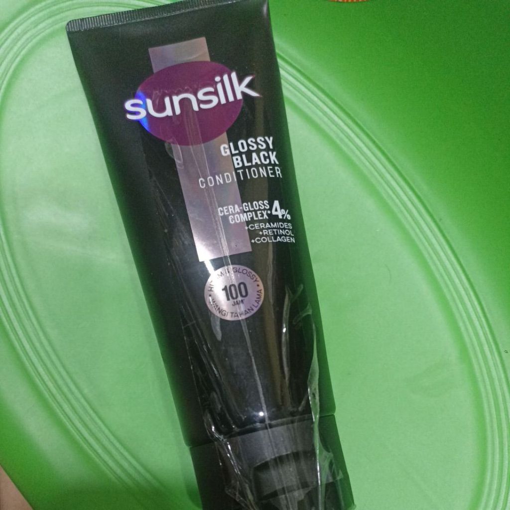 Sunsilk Glossy Black Conditioner 160ml Membuat Rambut Sangat Lembut dan Berkilau
