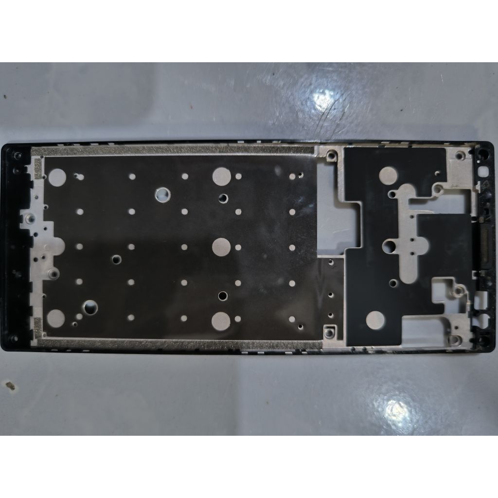 tulang tatakan lcd Sony Xperia 10 plus original