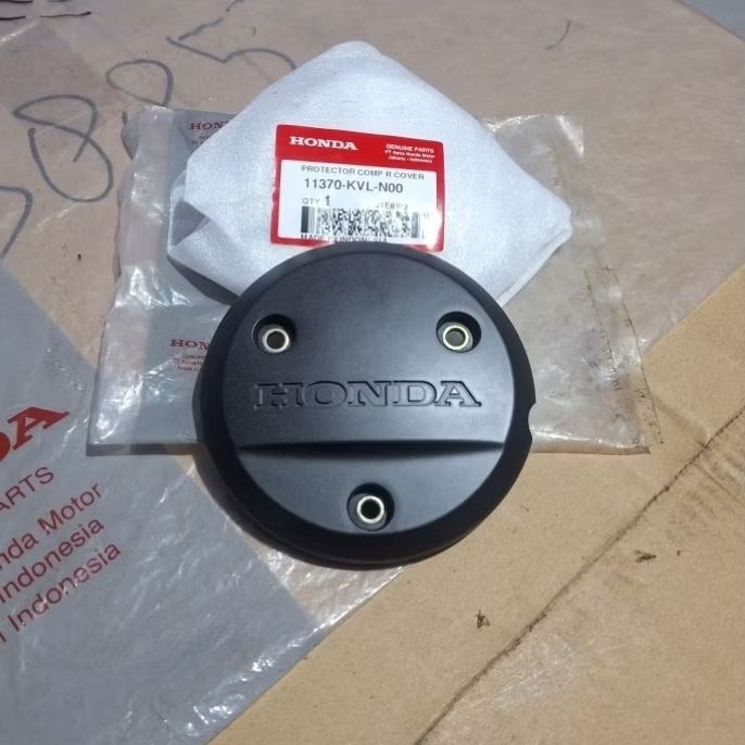 Cover protector tutup bak kanan honda supra x125 X 125 batman original ahm honda 11370-KVL-N00