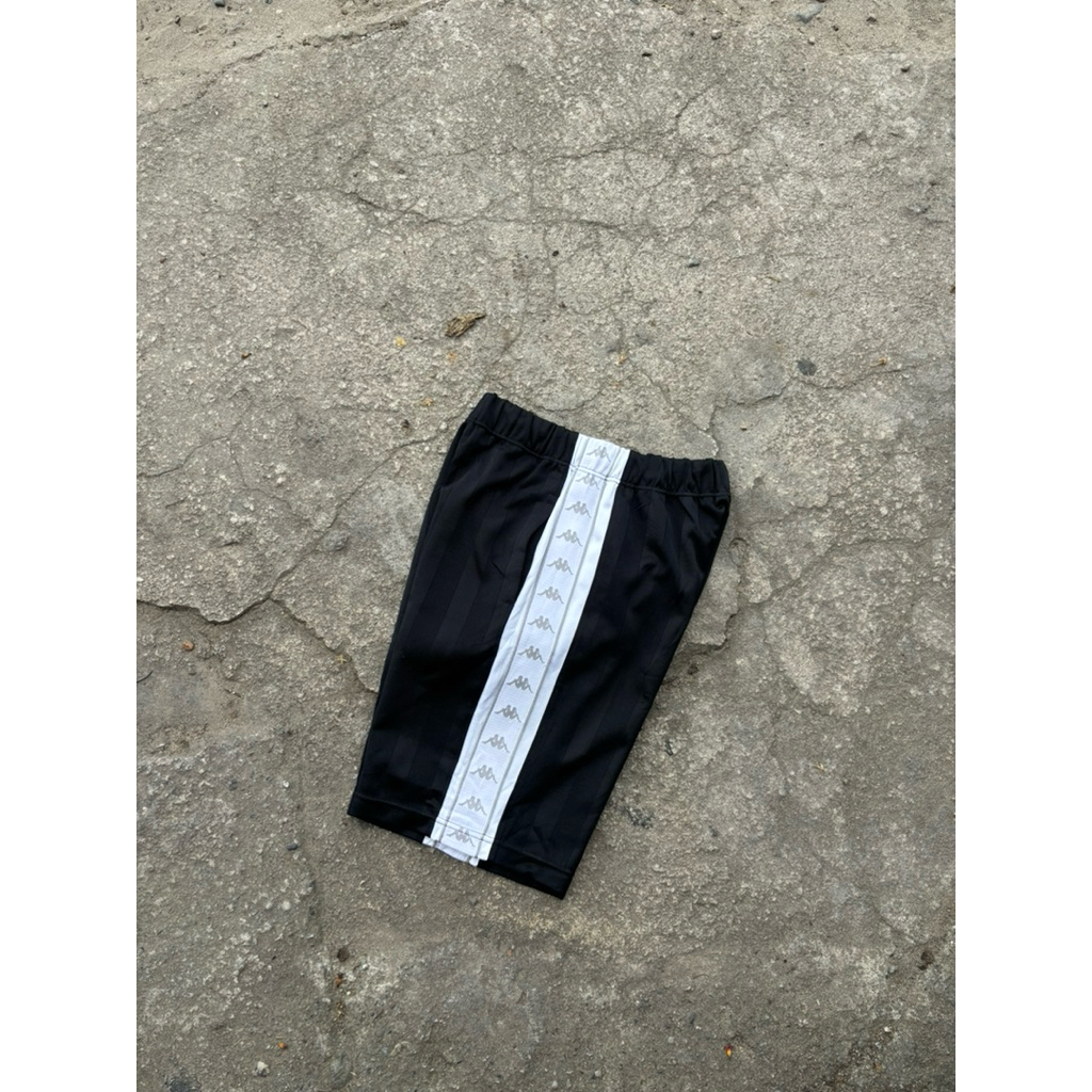 Celana Pendek Kappa spell out