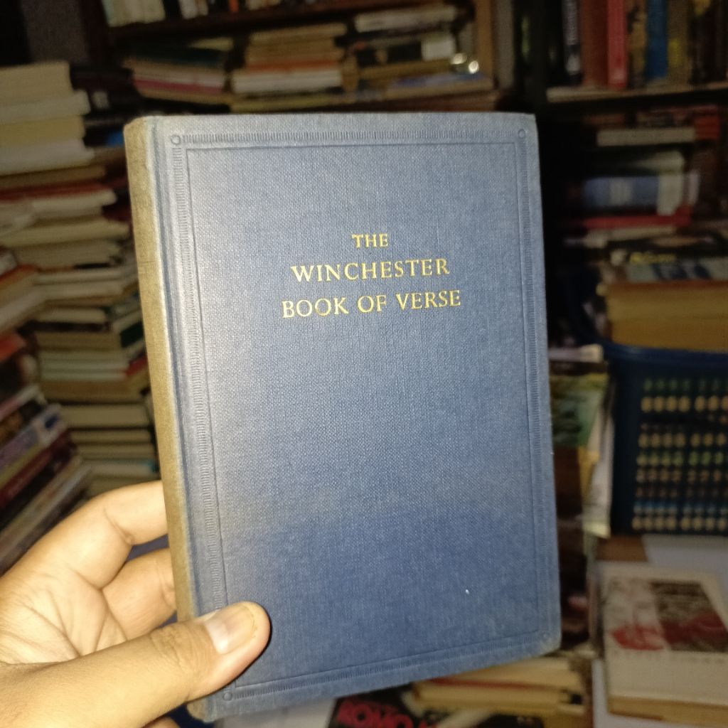The Winchester Book of Verse (1965) - Shakespeare, Donne, John Milton, William Blake, William Wordsw