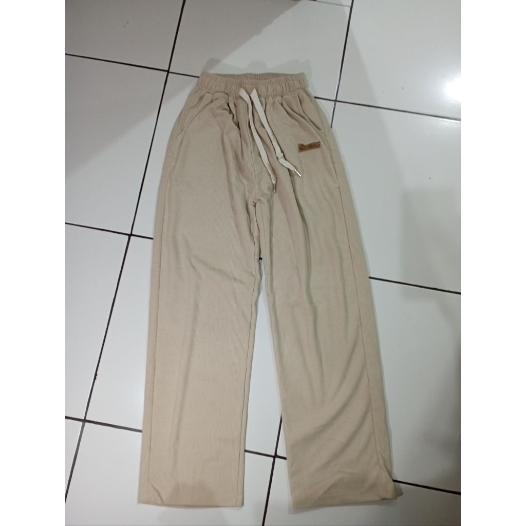 CELANA CORDUROY BAGGY CREAM WANITA / PRIA