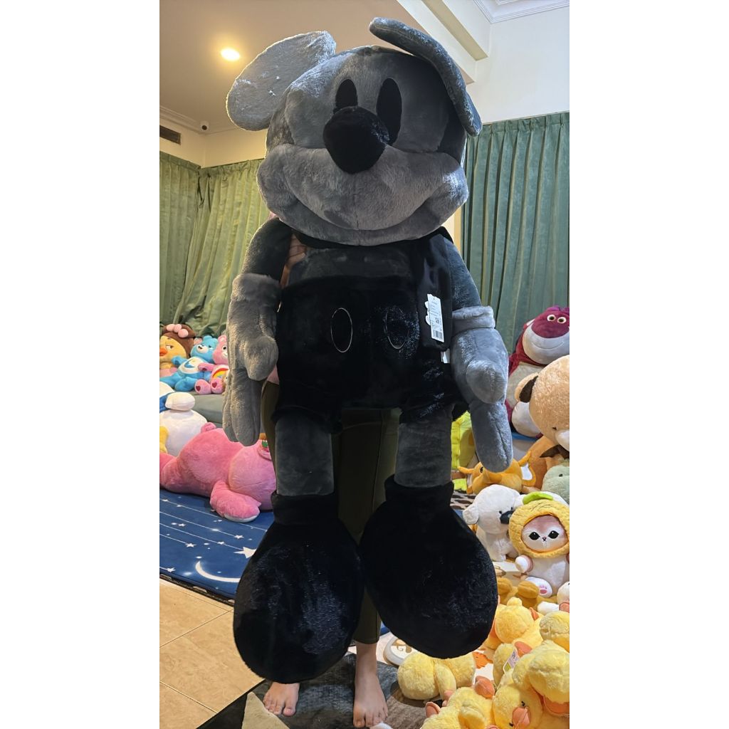 Boneka Mickey Hitam Jumbo Disney Original Miniso Land