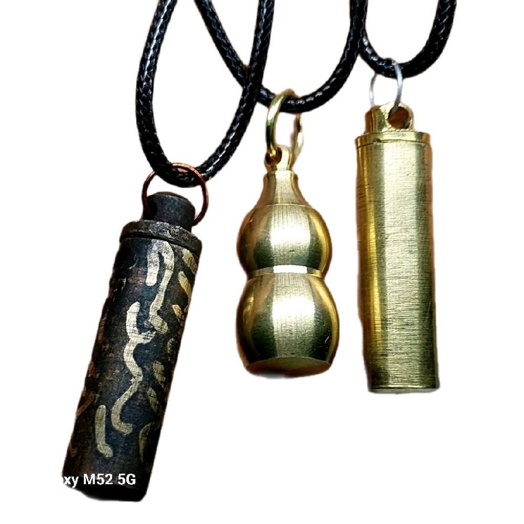 Liontin tabung buat simpan batu kecil kalung