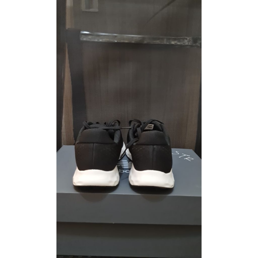 Sepatu New Balance NB Running W 520 - 41.5 Original