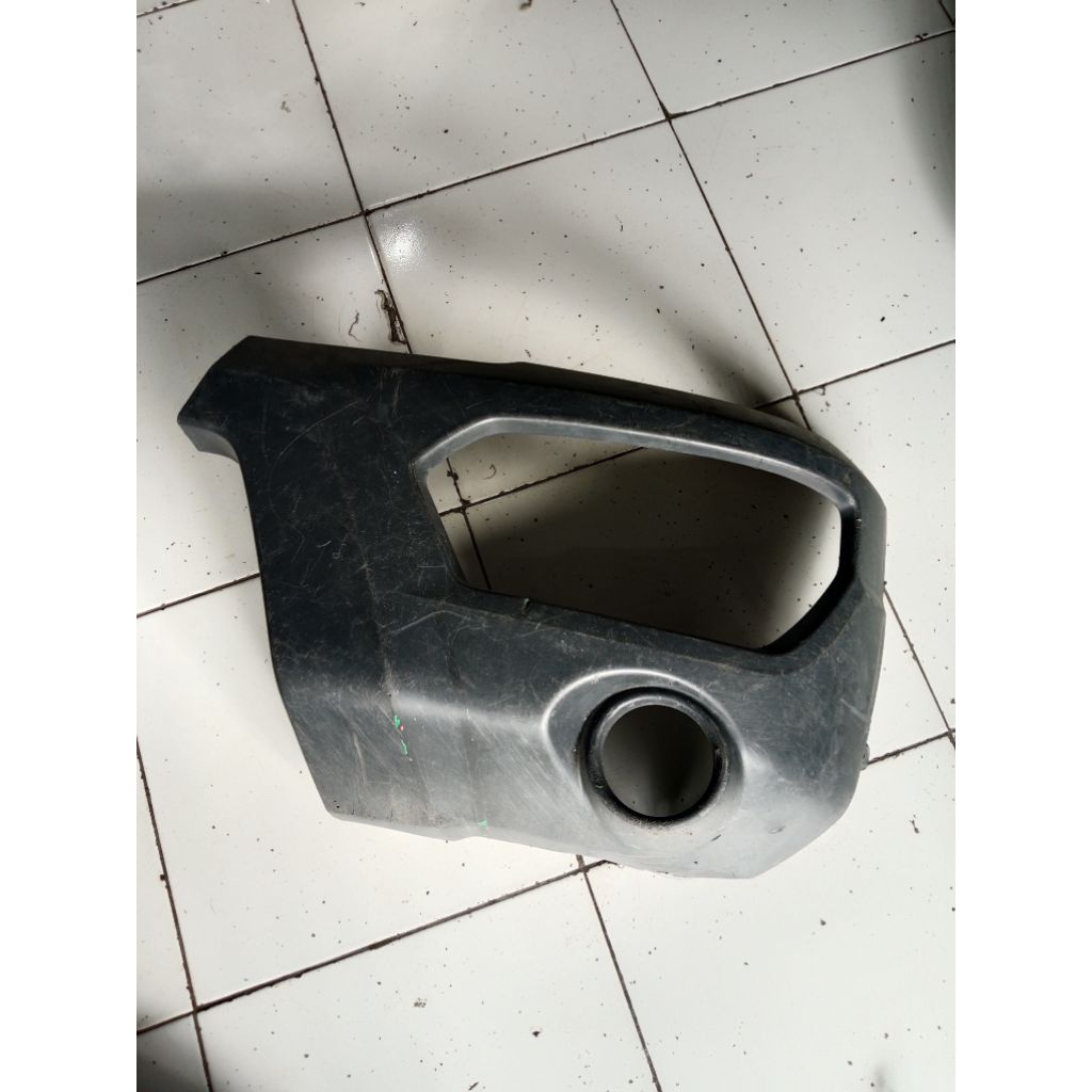 bemper kiri Hino 500 bekas