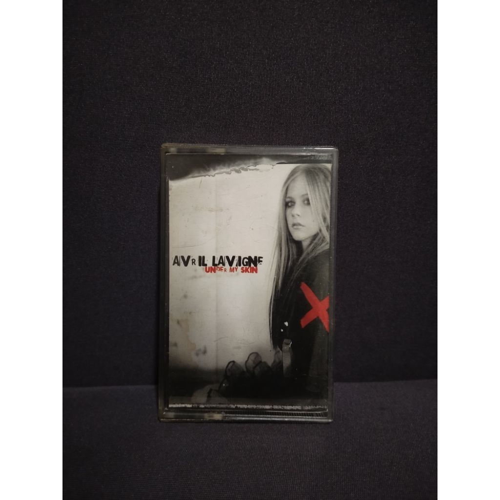 Kaset pita Avril Lavigne Under my Skin