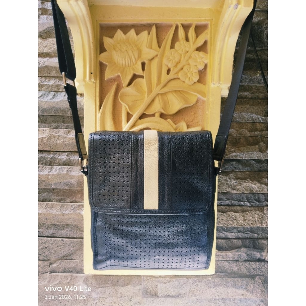 (second) bally sling bag kulit asli hitam joss