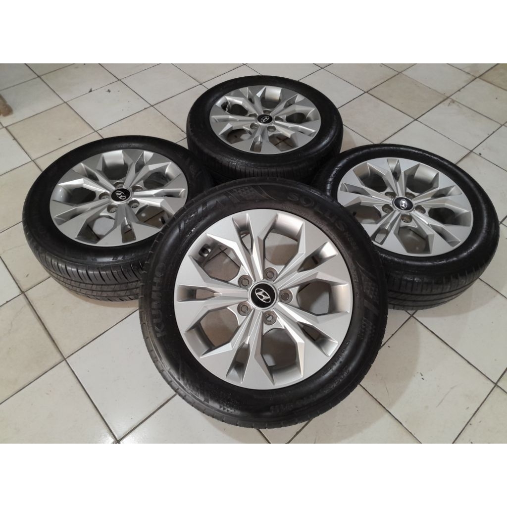 Velg pelek mobil Second OEM hyundai Stargazer ring 16 ban Kumho