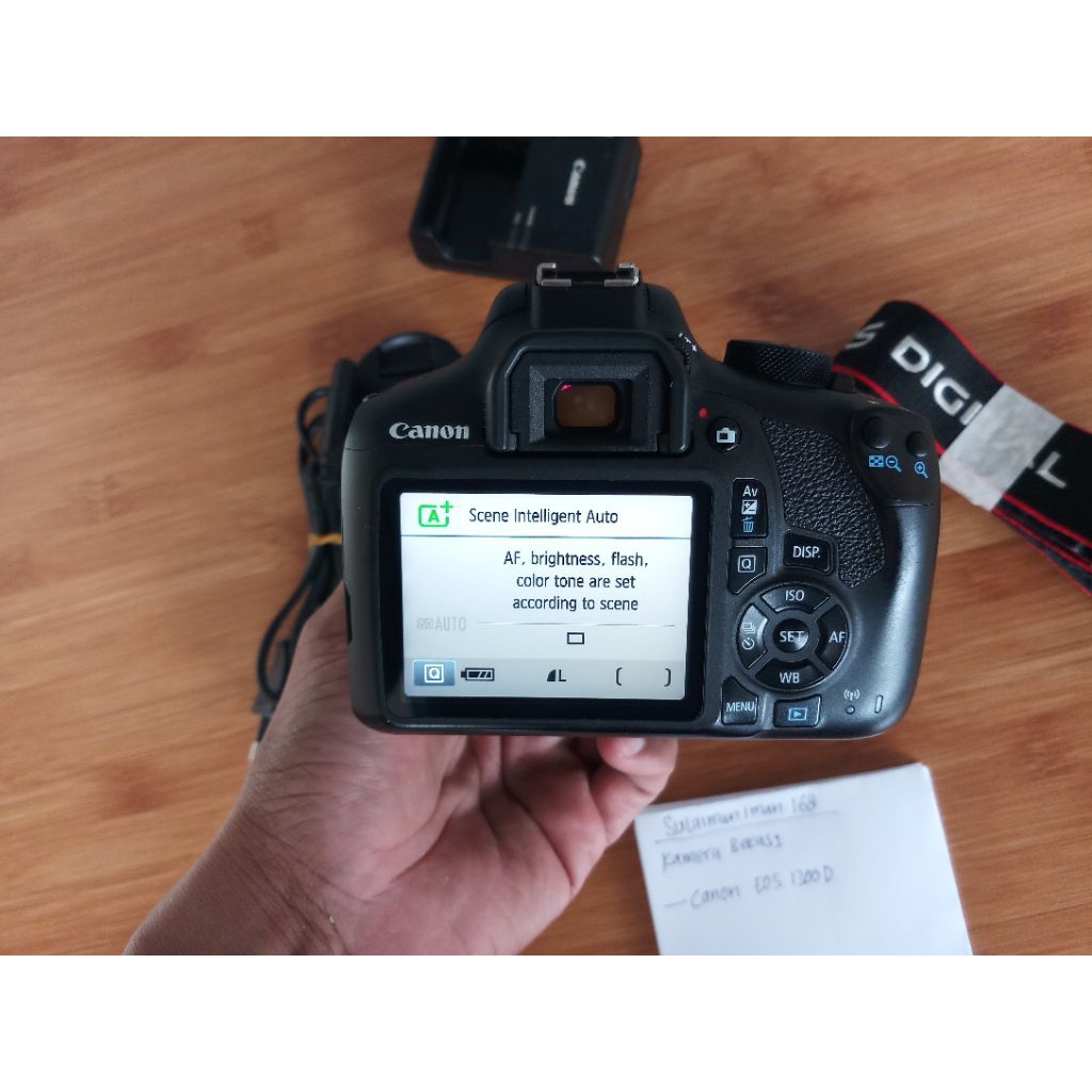 Canon eos 1300d bekas mulus