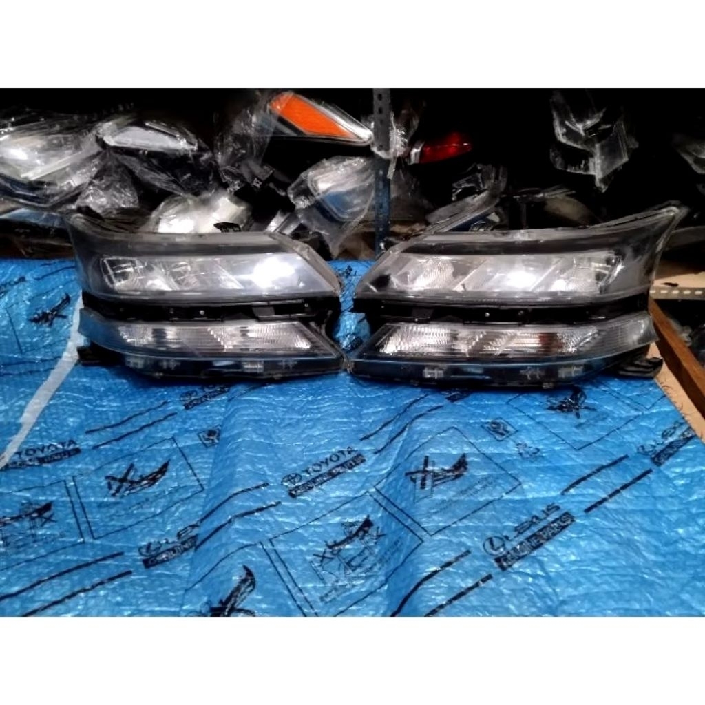 Headlamp lampu depan Avanza xenia 2019-2020 original
