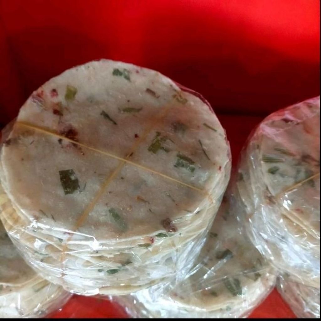 kerupuk pitalah dari ubi asli Minang (Padang)