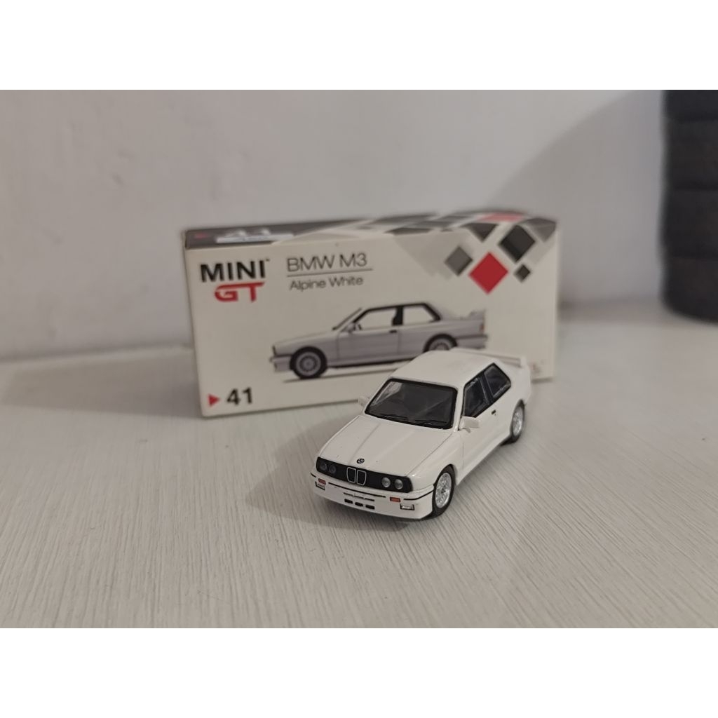 Mini GT BMW M3 Aplhine white