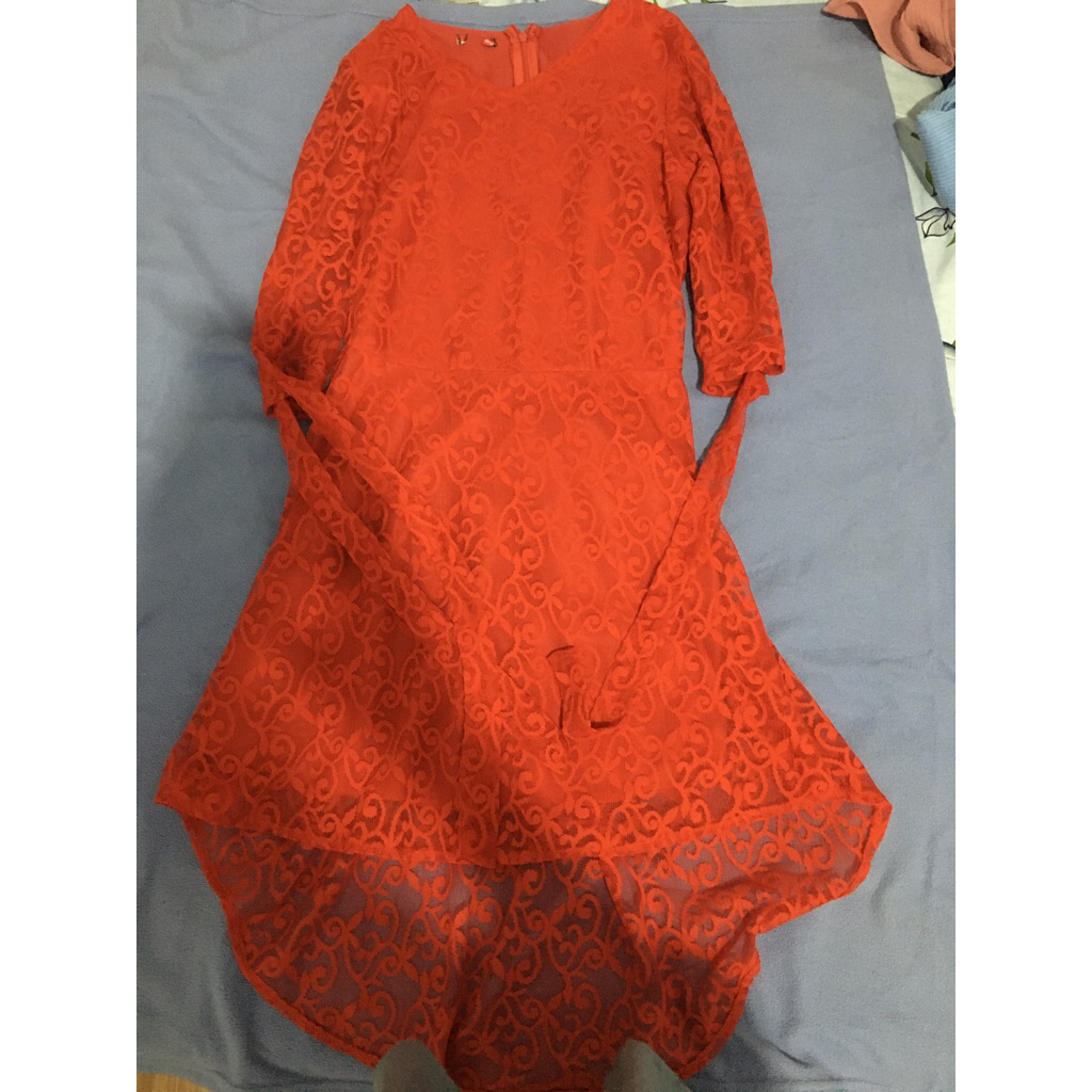 Preloved(Gaun merah)