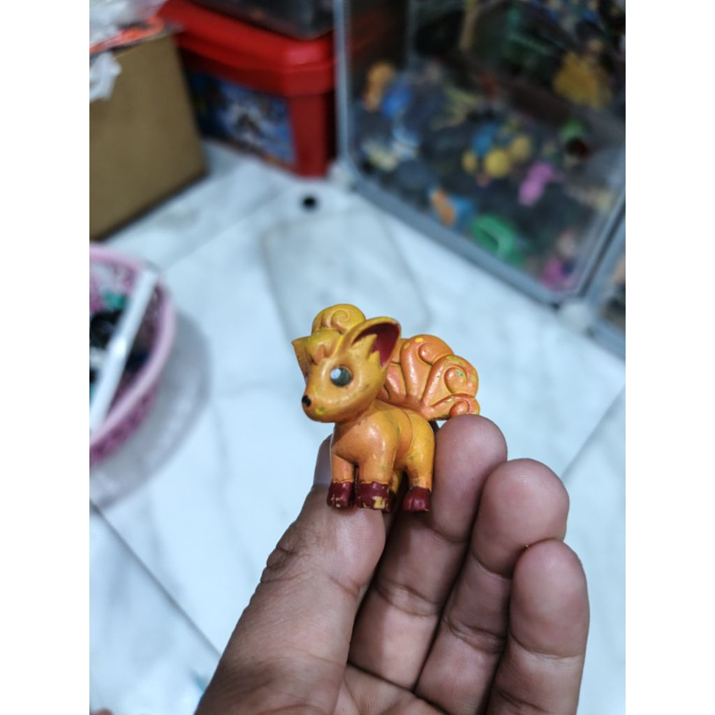 figure pokemon vulpix