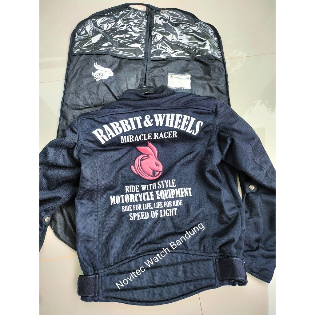 Rabbit And Wheels Basic Black preloved rare item second likenews jaket pria bekas berkualitas