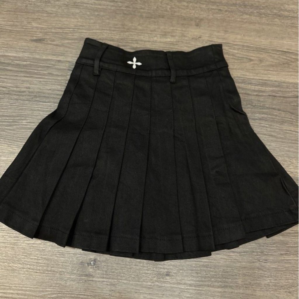 PRELOVED Tennis Skirt SMFK COMPASS HUG SUN-PROOF SUPER LIGHT SKIRT BLACK Size S