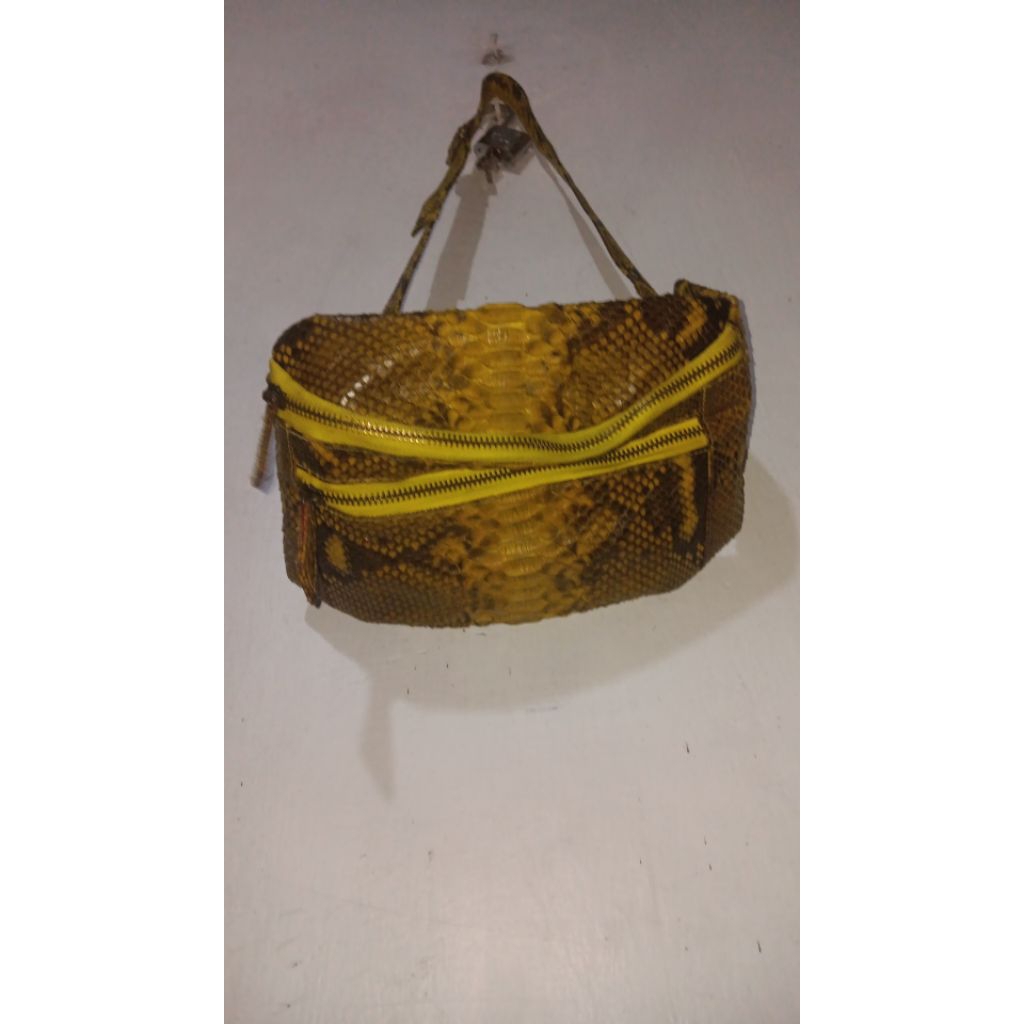 Waisbag bahan dari kulit ular Preloved