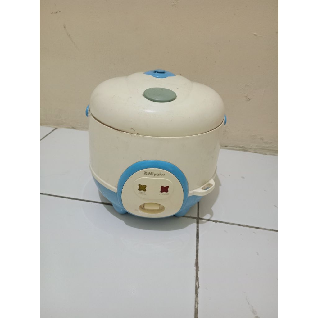 magicom merk miyako bekas pakai uk 0.6 liter