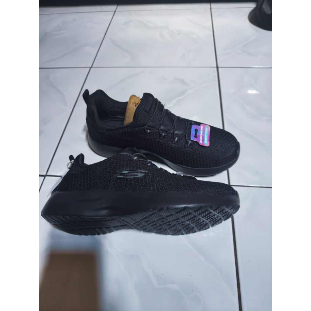 Sepatu Skechers Wanita Full black
