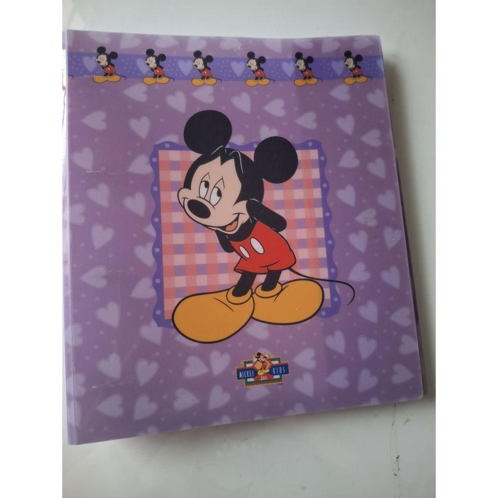 Binder Mickey Kids + Isi, 99% bagusss, edisi koleksi, minus karet stripping saat tutup agak longgar.