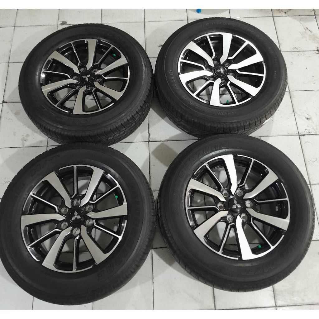 Velg pelek mobil Second murah oem copotan mobil mitsubishi pajero
