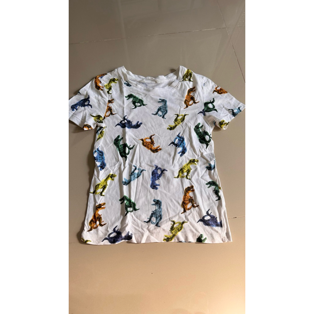 preloved kaos anak HNM 6-8 y