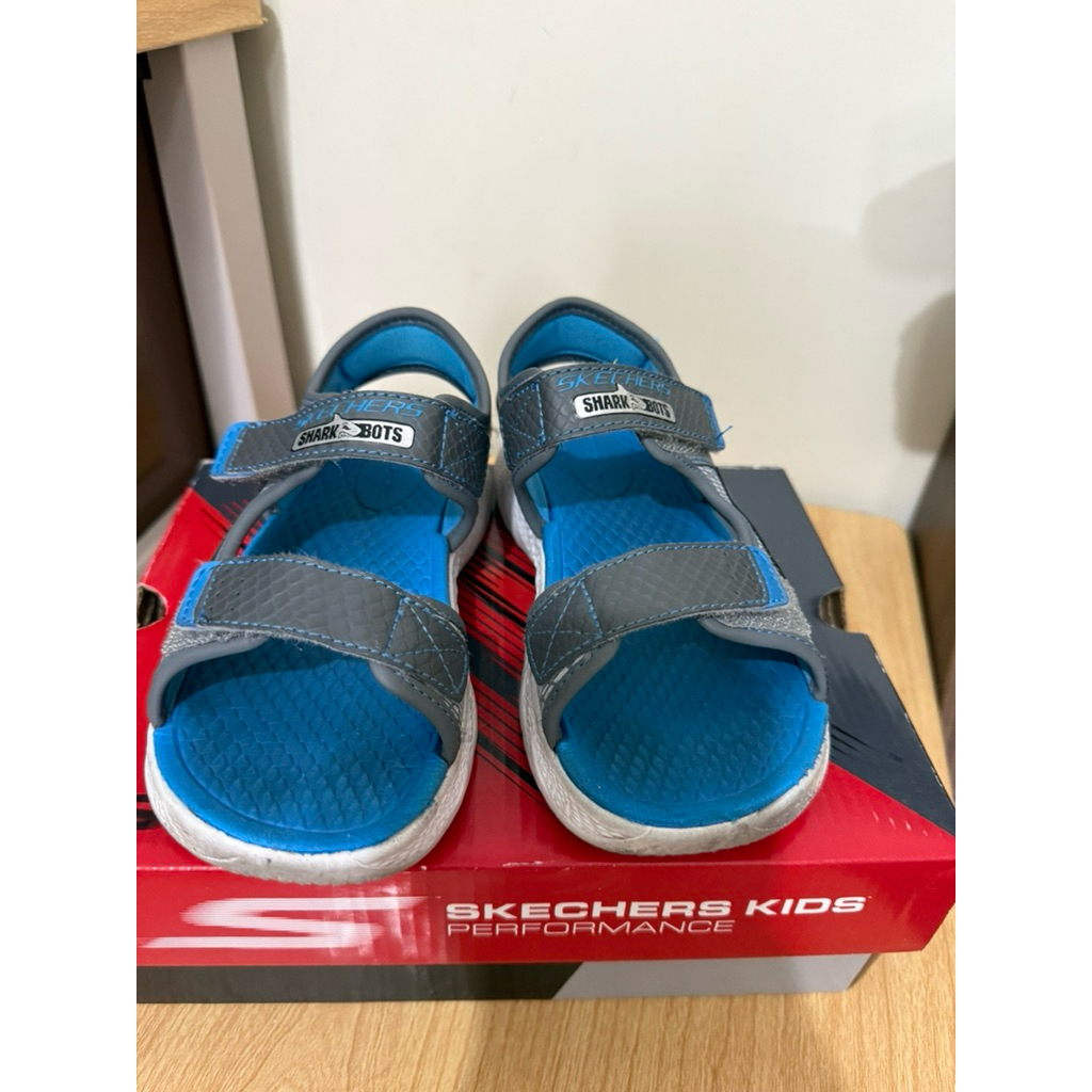 PRELOVED- sendal lampu merek skechers ori kids , size insole : 19 cm