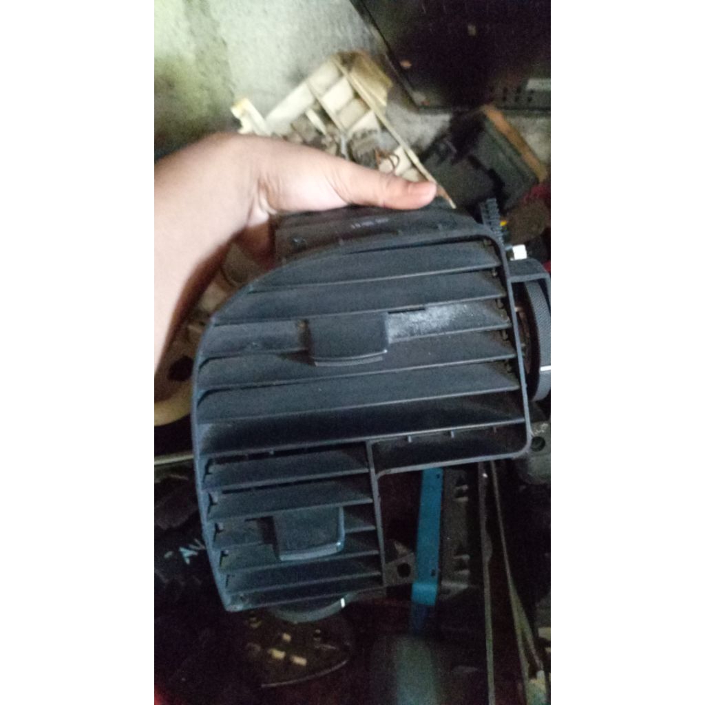 kisi AC zafira  tengah