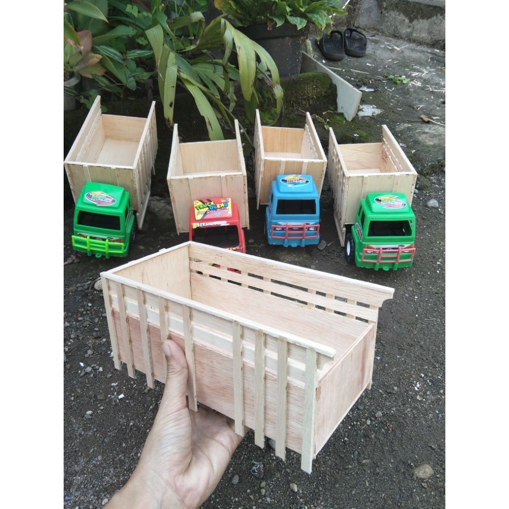 Bak Truk Miniatur Mainan Truk Plastik