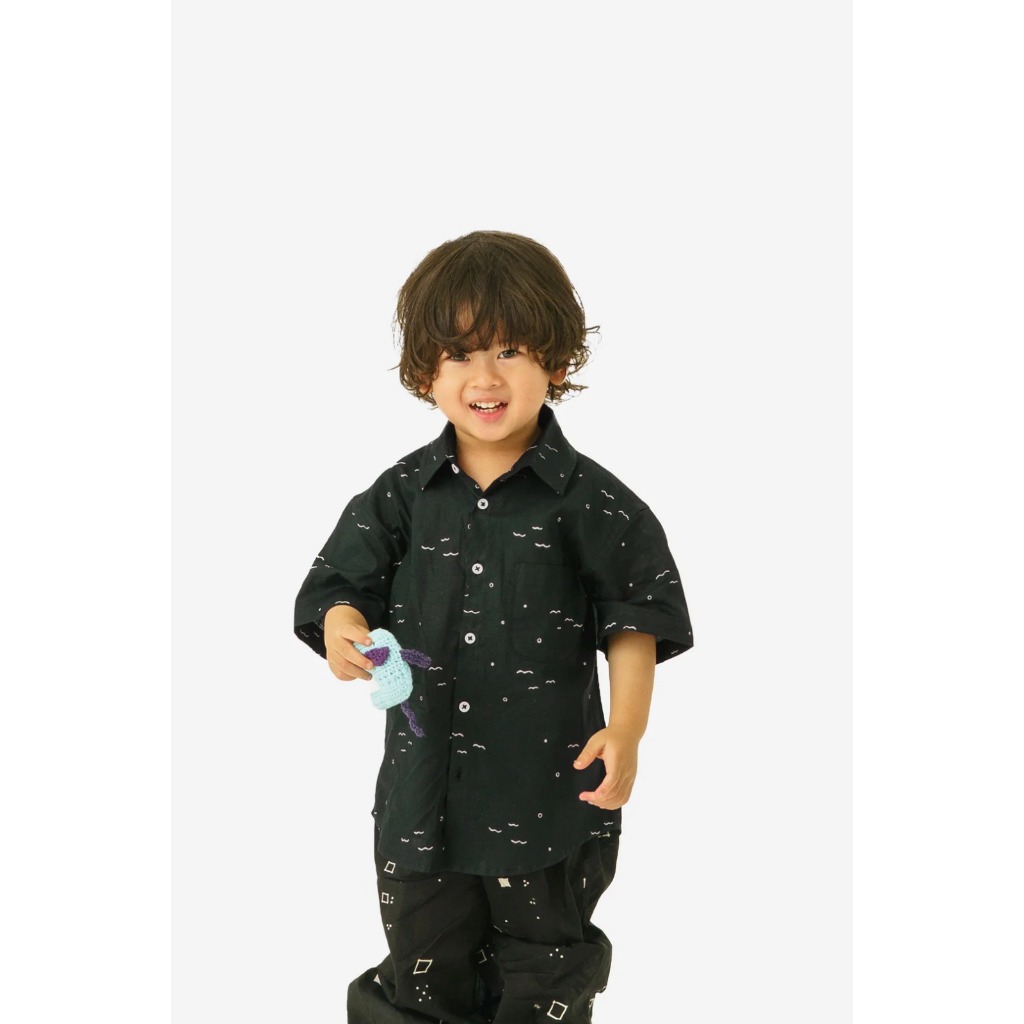 "Sejauh Mata Memandang X Tulus" - “Remedi” - Kids Shirt