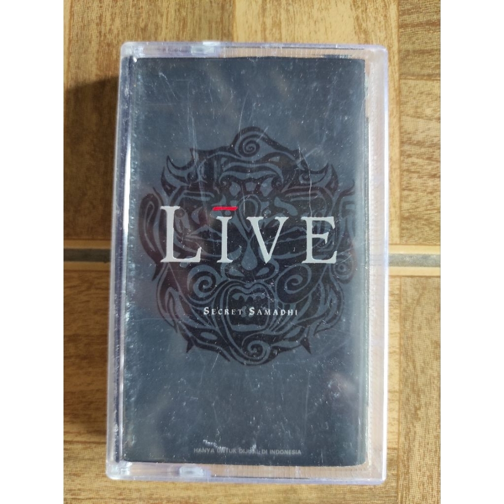 kaset pita LIVE "secret samadhi"