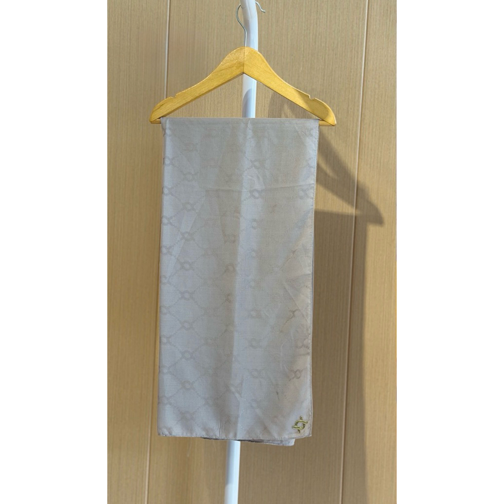 Preloved hijab Wearing Klamby