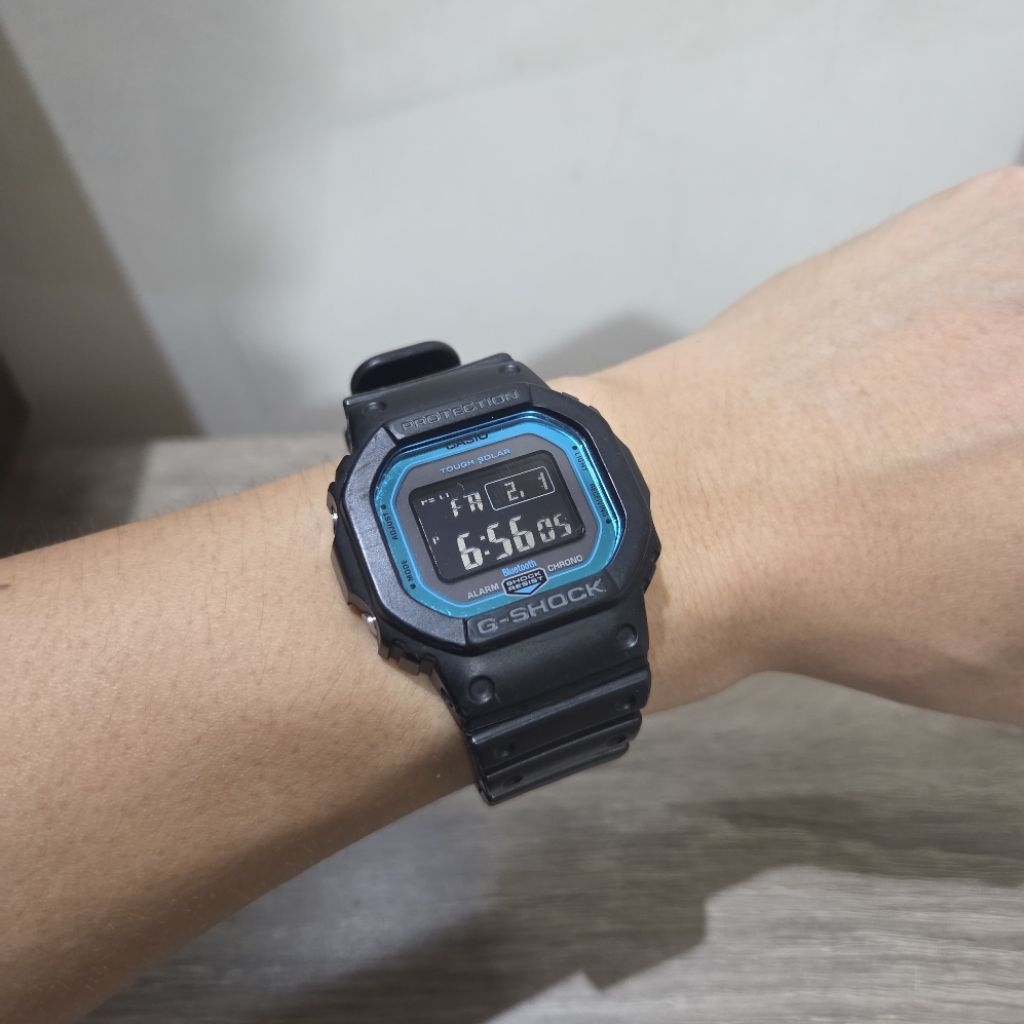 Jam Tangan G-Shock GW-B5600-2DR Biru Tough Solar Original Full Set Second Bekas