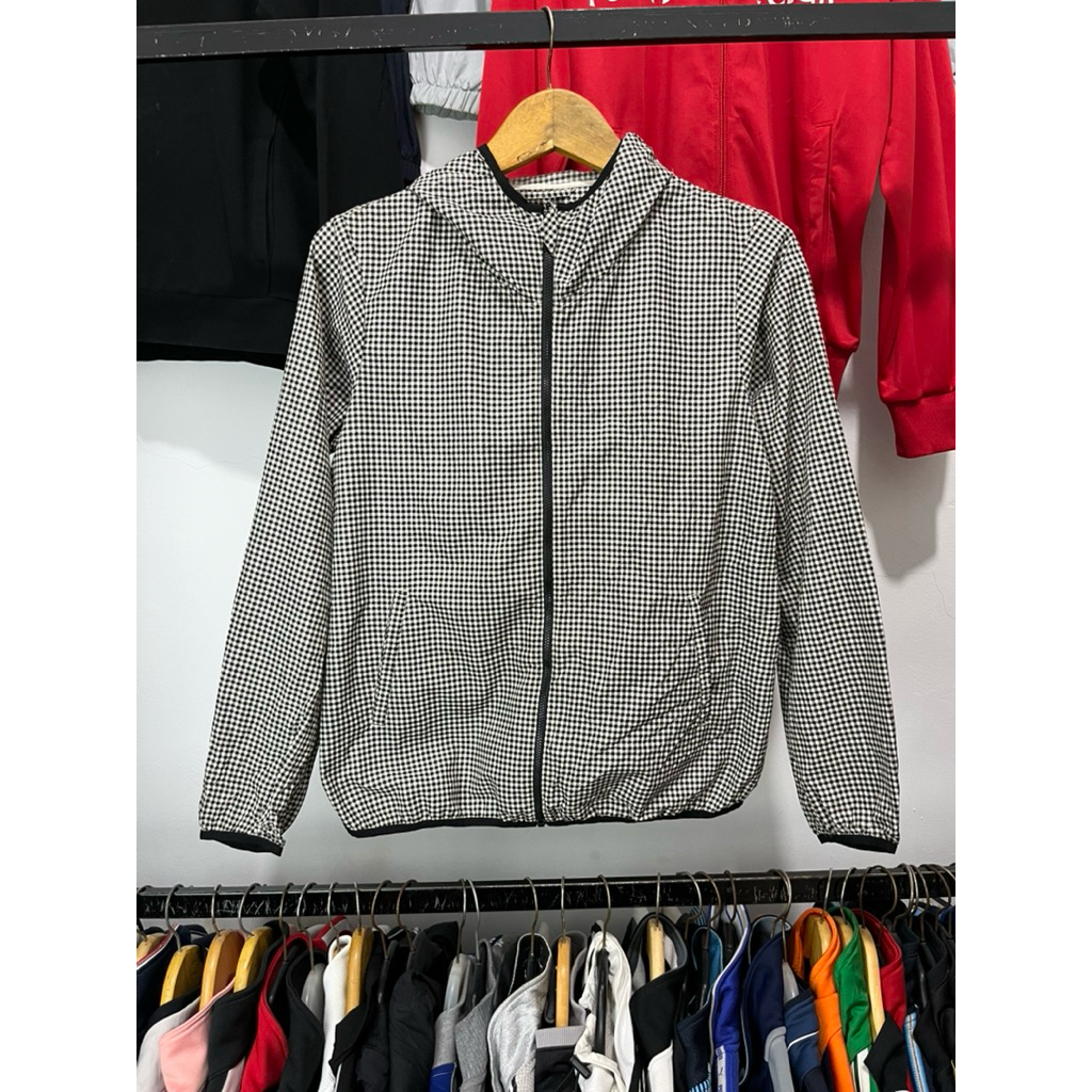 Uniqlo running anti UV Protection