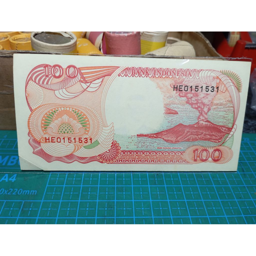 GANJIL Genap No seri HEO 151531 Uang kuno Indonesia Asli 100 Phinisi ,tahun 1992 original, gress