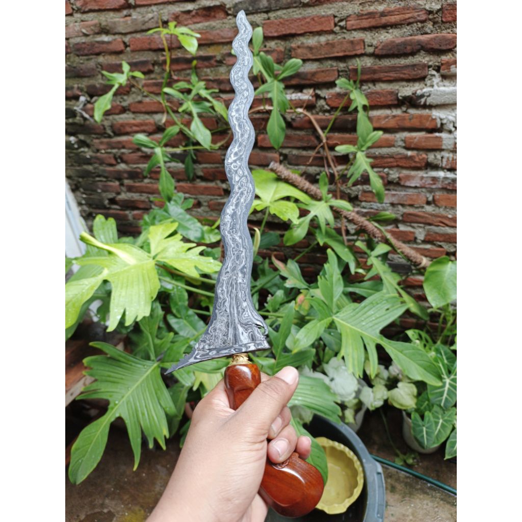 keris sengkelat udan mas tiban