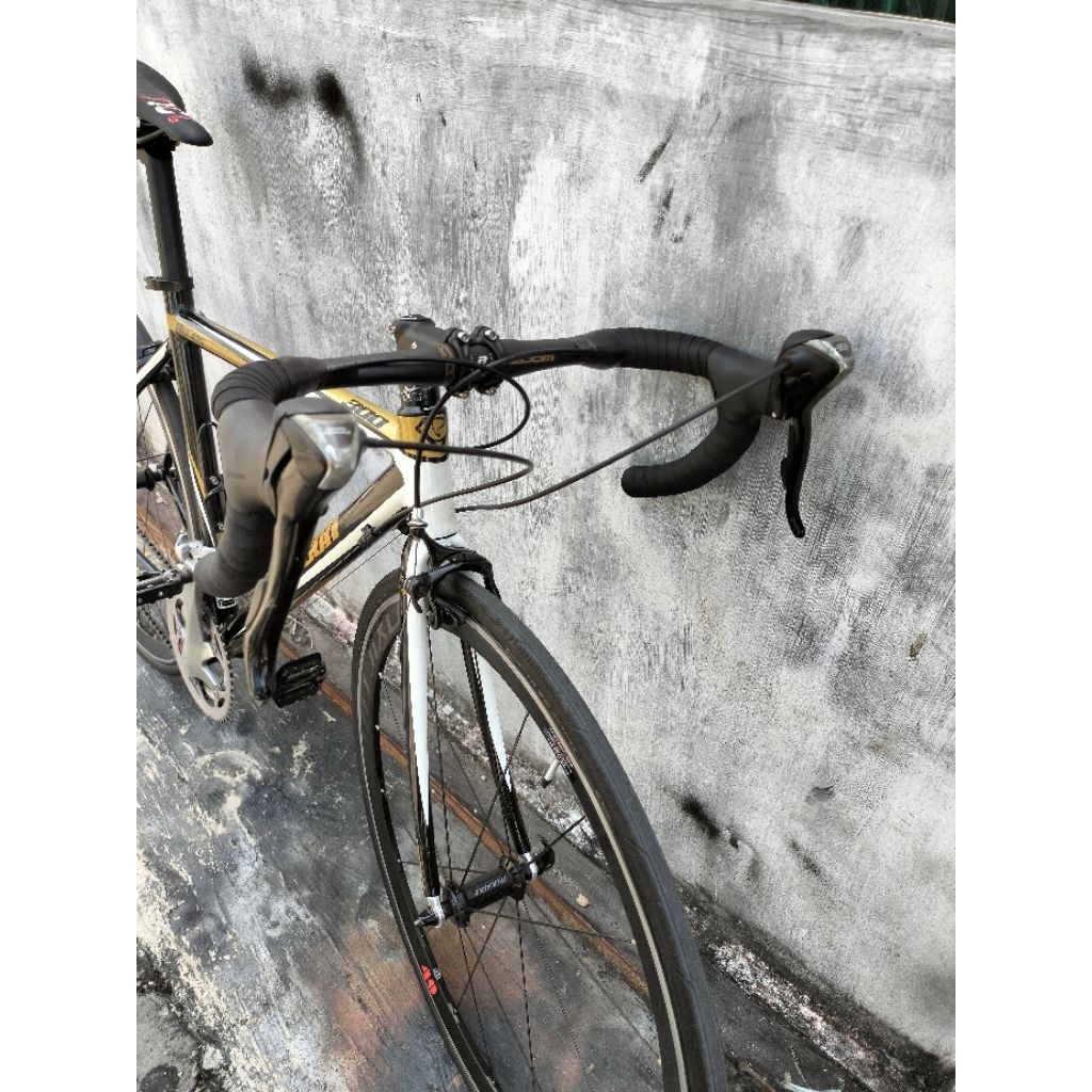 sepeda roadbike Polygon Helios 300