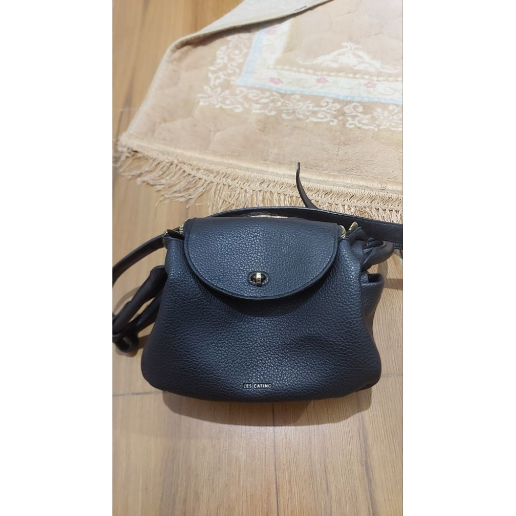 Sling & Shoulder Bag Les Catino model Lindy Bag (PRELOVED LIKE NEW)