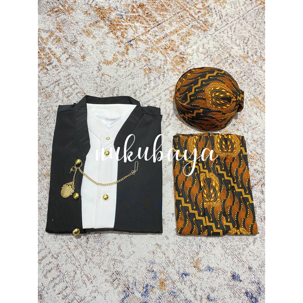 [SB1HT] Set Pakaian Adat Jawa - Beskap Hewes Hitam + Jarik Instan Sudah Jadi + Blangkon Solo