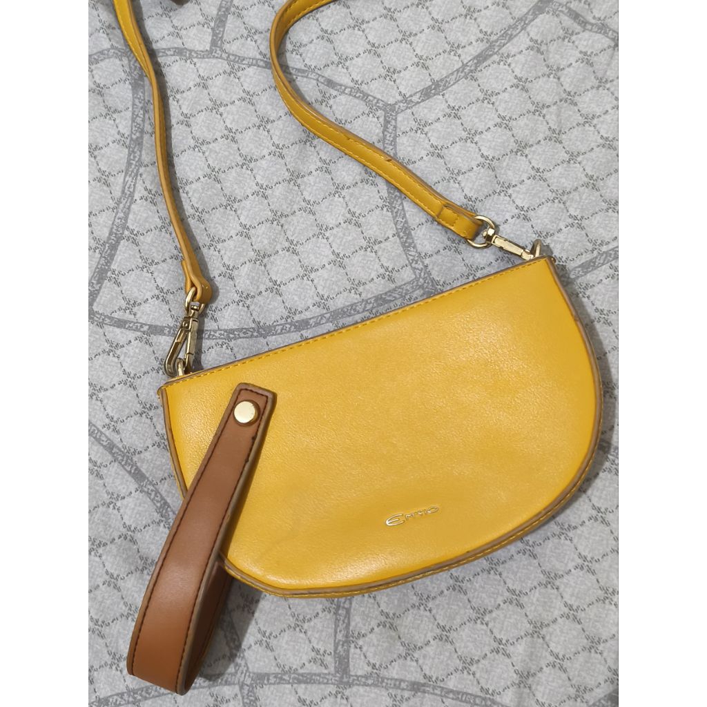 Tas Selempang Emsio