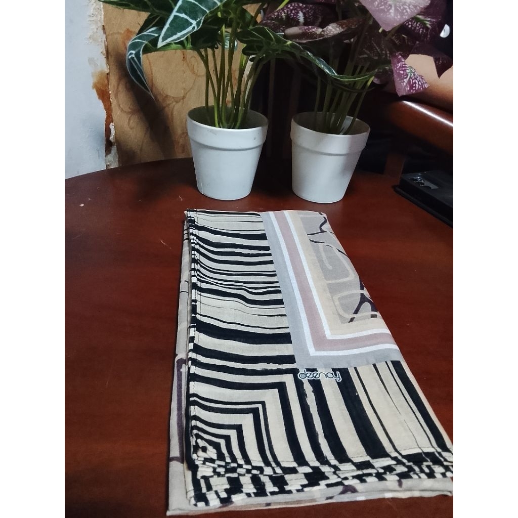 Preloved kerudung deenay ORI terawat