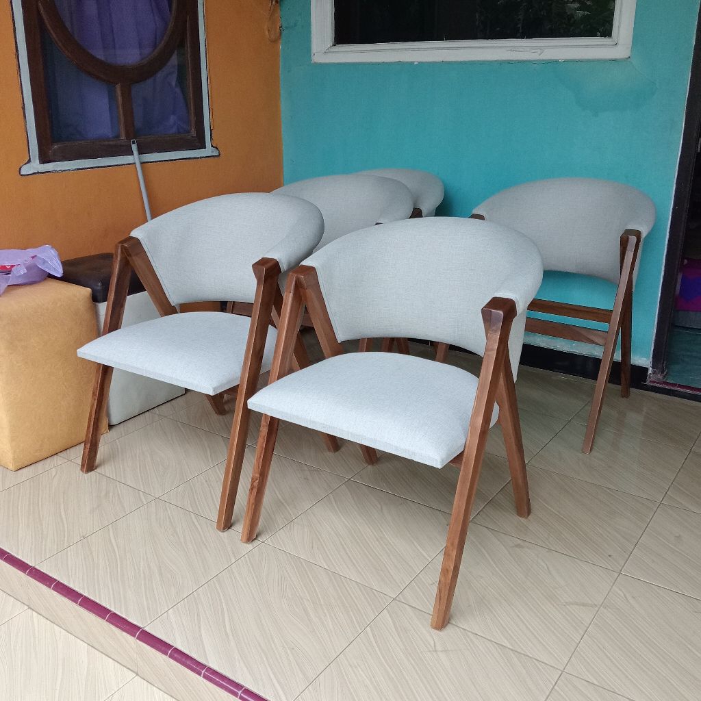 Kursi A minimalis Costum Kayu Jati Sandaran Dudukan busa