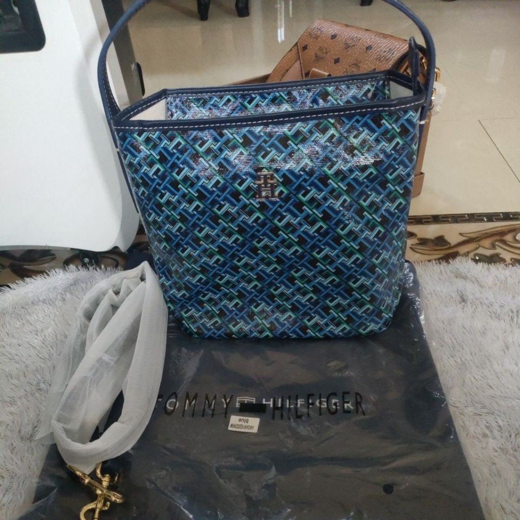 tas wanita slempang TOMMY HILFIGER**