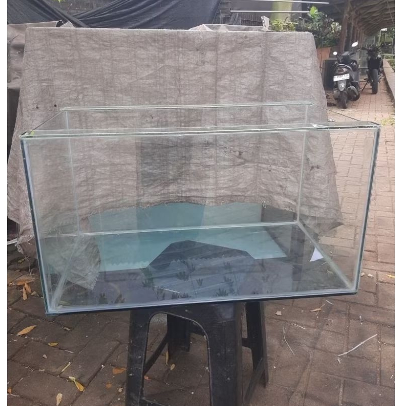 Aquarium Kaca 70x40x40 Tebal kaca dasar 8mm tebal keliling 5mm