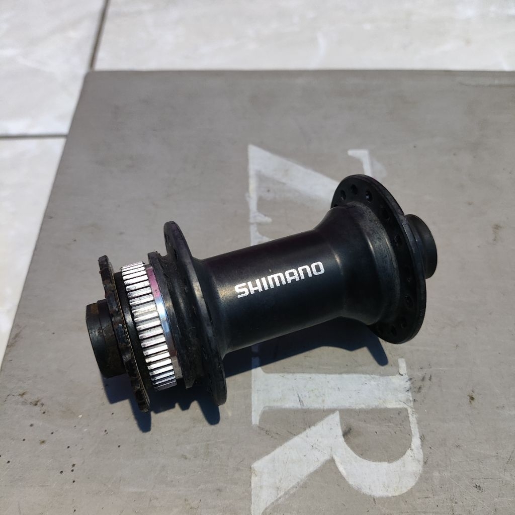 Hub Shimano MT400