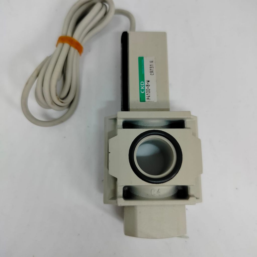 Pressure switch CKD P4100-8-W