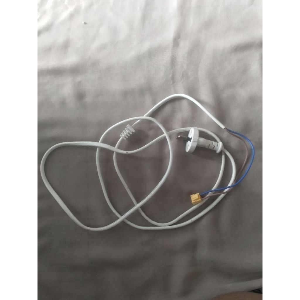 Kabel Colokan Kulkas/Multi